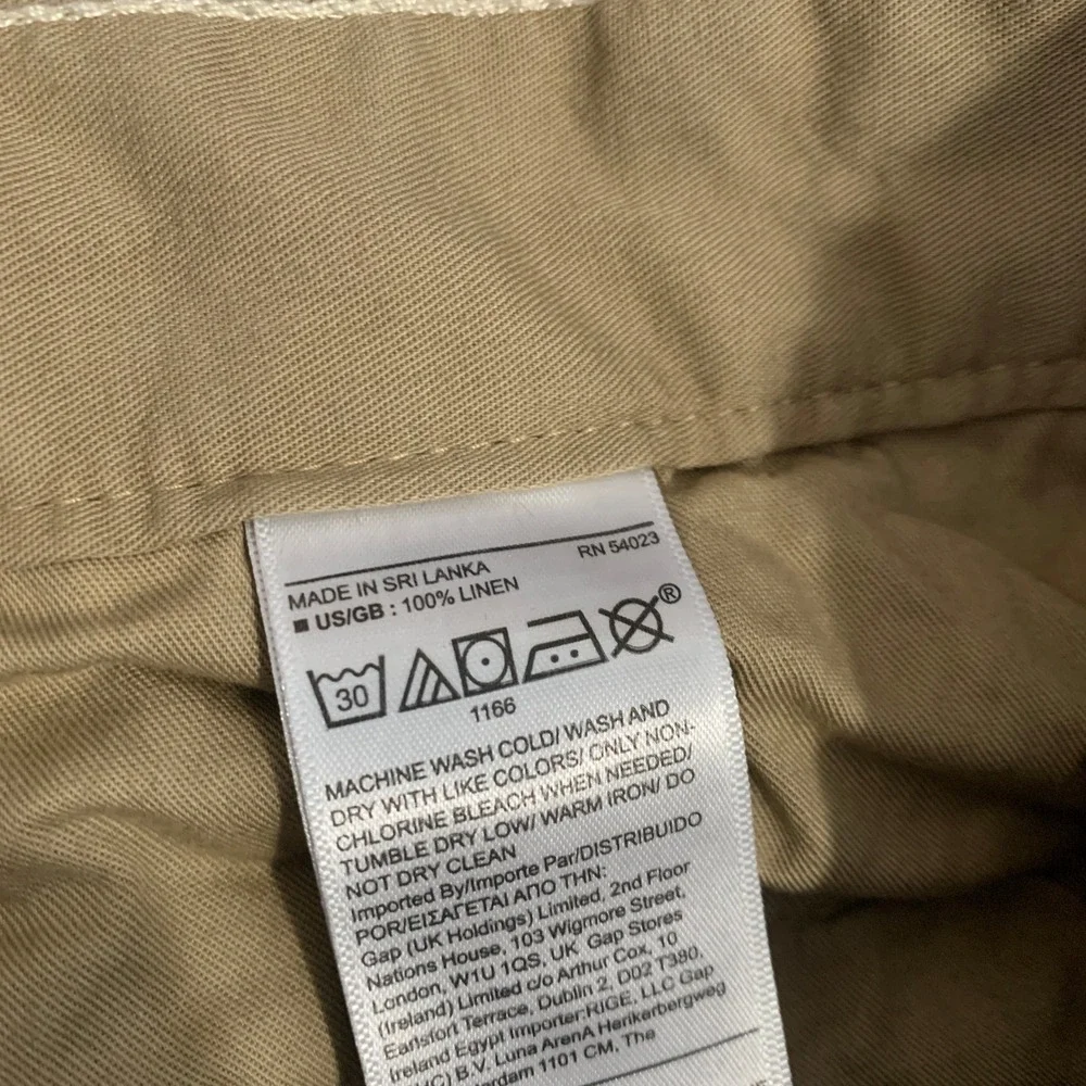 Banana Republic 100% linen pleated shorts in navy blue - size 34 mens